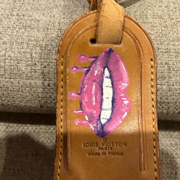 SOLD SOLD SOLD Louis Vuitton Painted Lips Luggage Tag and Poignet- - Picture 2 of 6